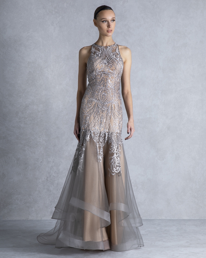 Long evening dress with tulle and lace