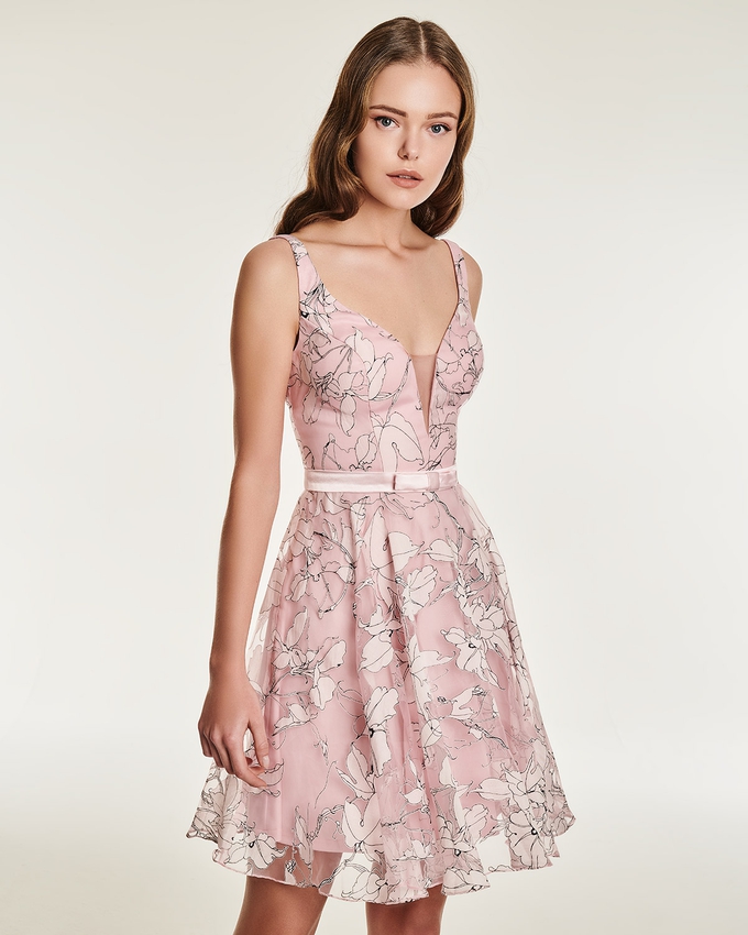 Cocktail dress with floral motif and narrow belt