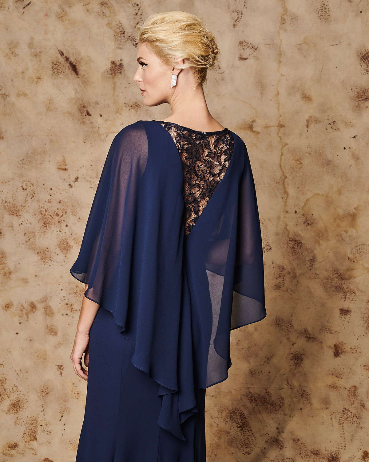 Classic Dresses / Long Evening Dress with wide sleeves and lace details