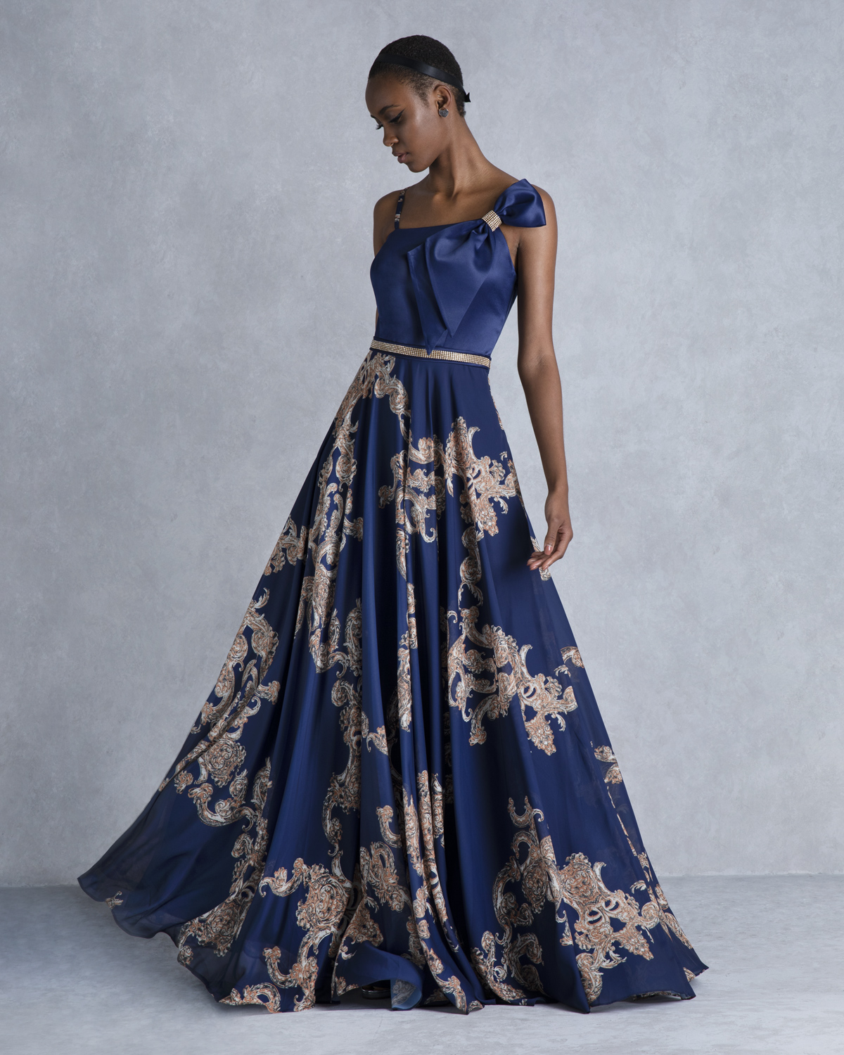 Evening Dresses / One shoulder printed evening dress with bow