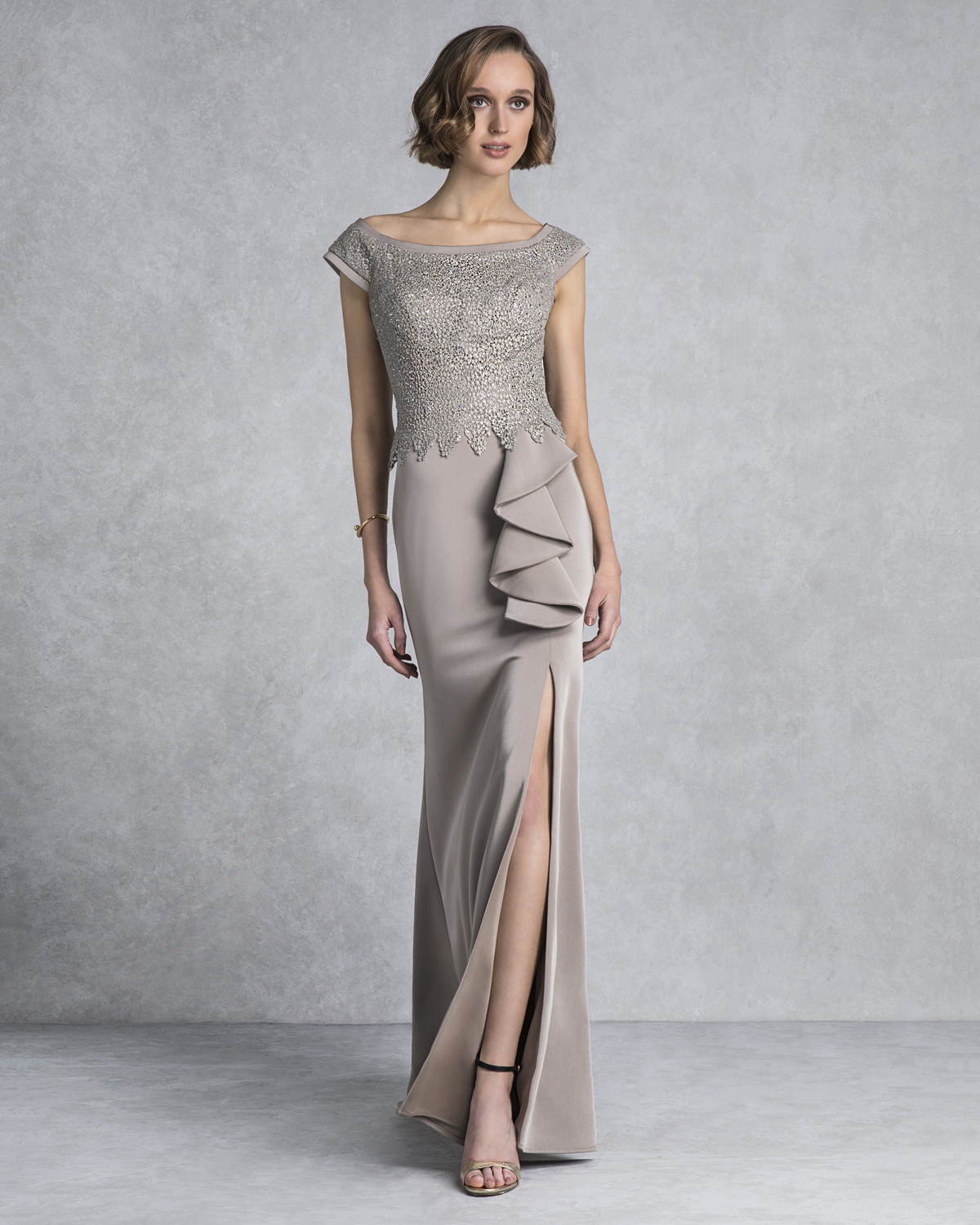 Classic Dresses / Long evening dress with lace and beading for the mother of the bride