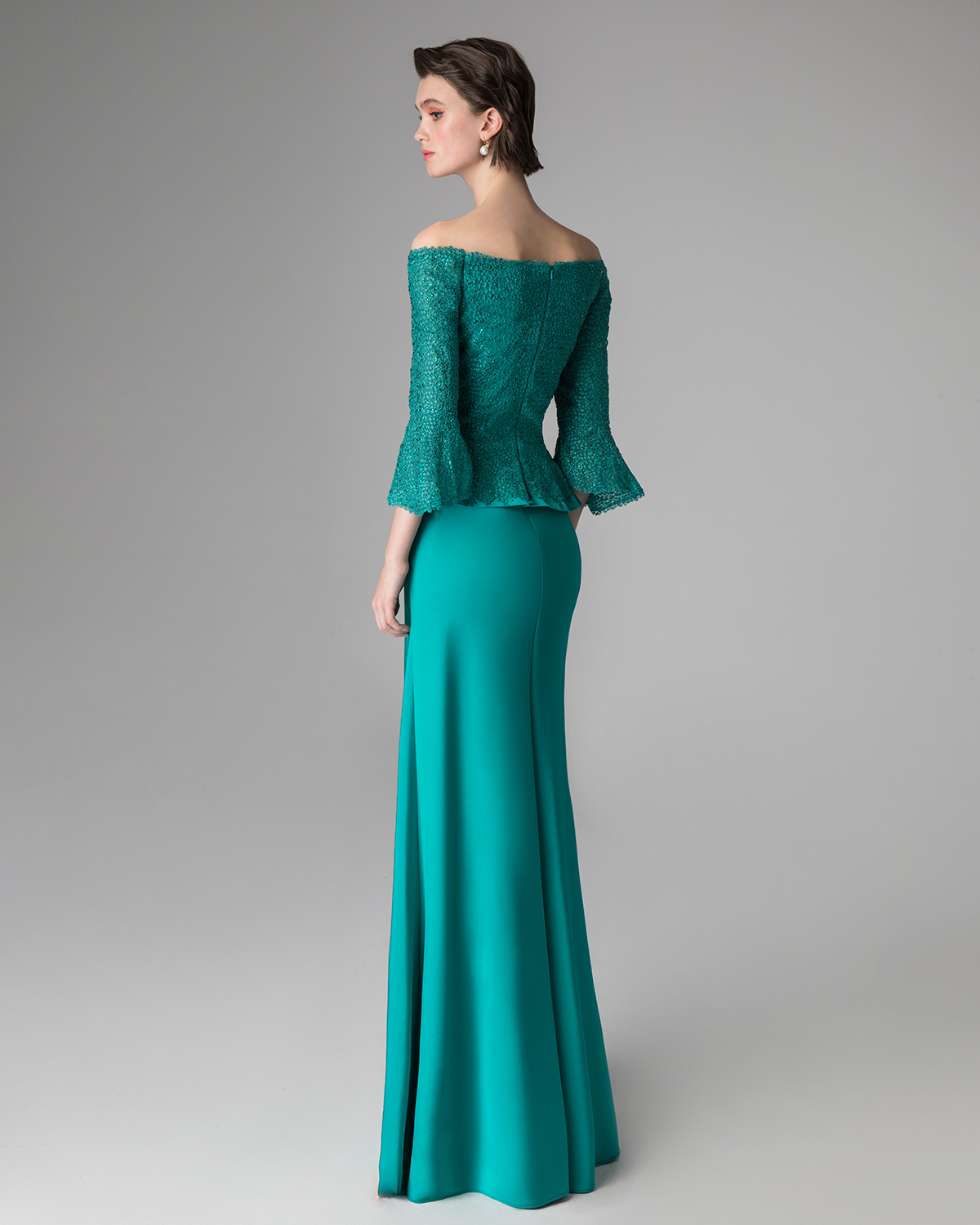 Classic Dresses / Long evening dress with lace top and long sleeves