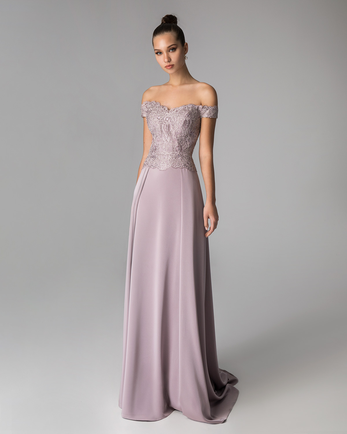 Classic Dresses / Long evening dress with beaded top
