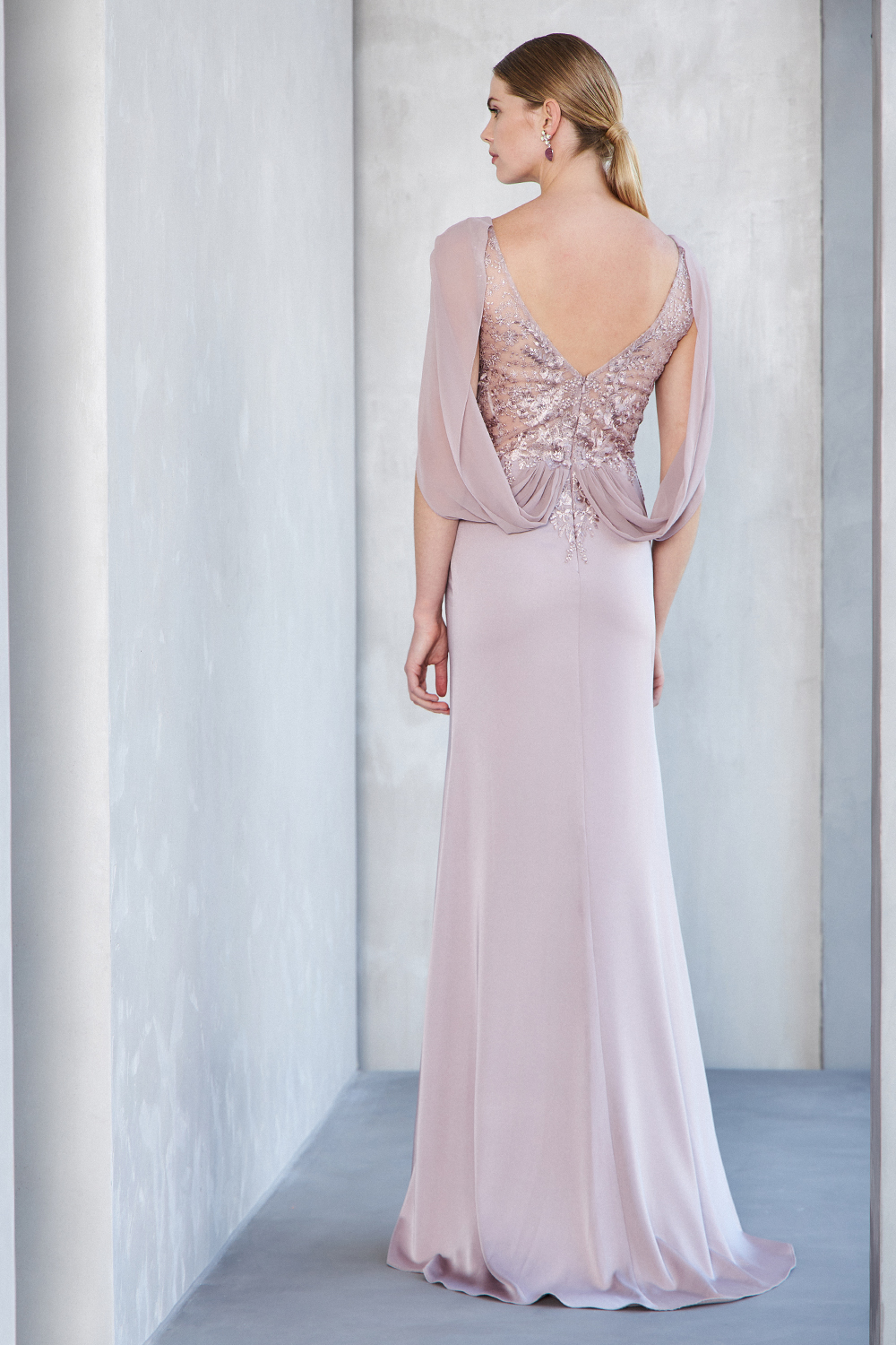 Классические платья / Long evening satin beaded dress with lace top and long sleeves with chiffon