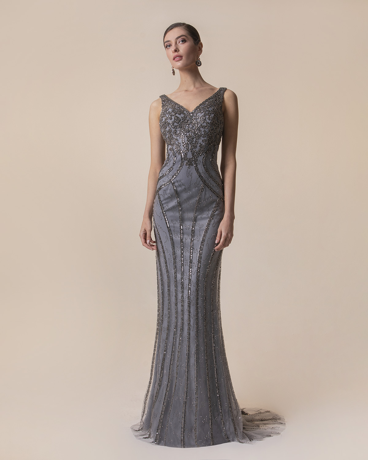 Evening Dresses / Long tulle beaded dress