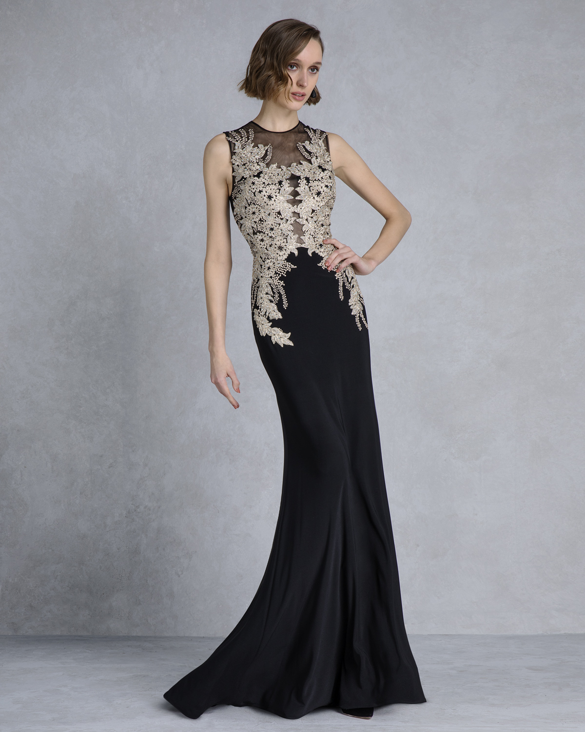 Evening Dresses / Long evening beaded dress with gold lace