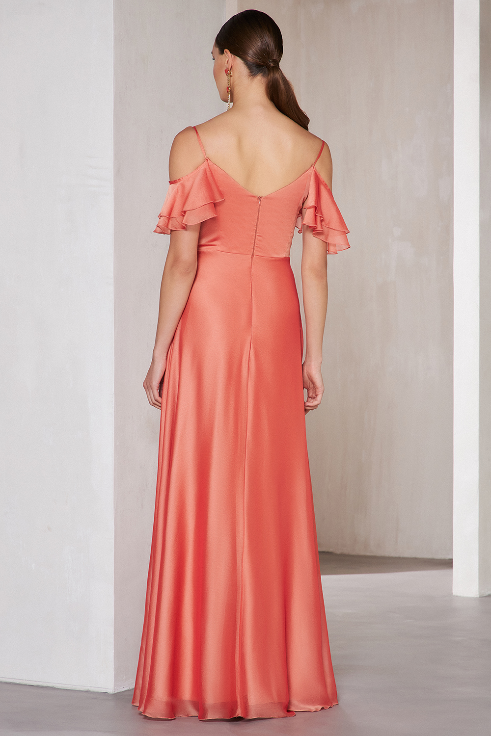 Коктейльные платья / Long cocktail dress with shining fabric and sleeves