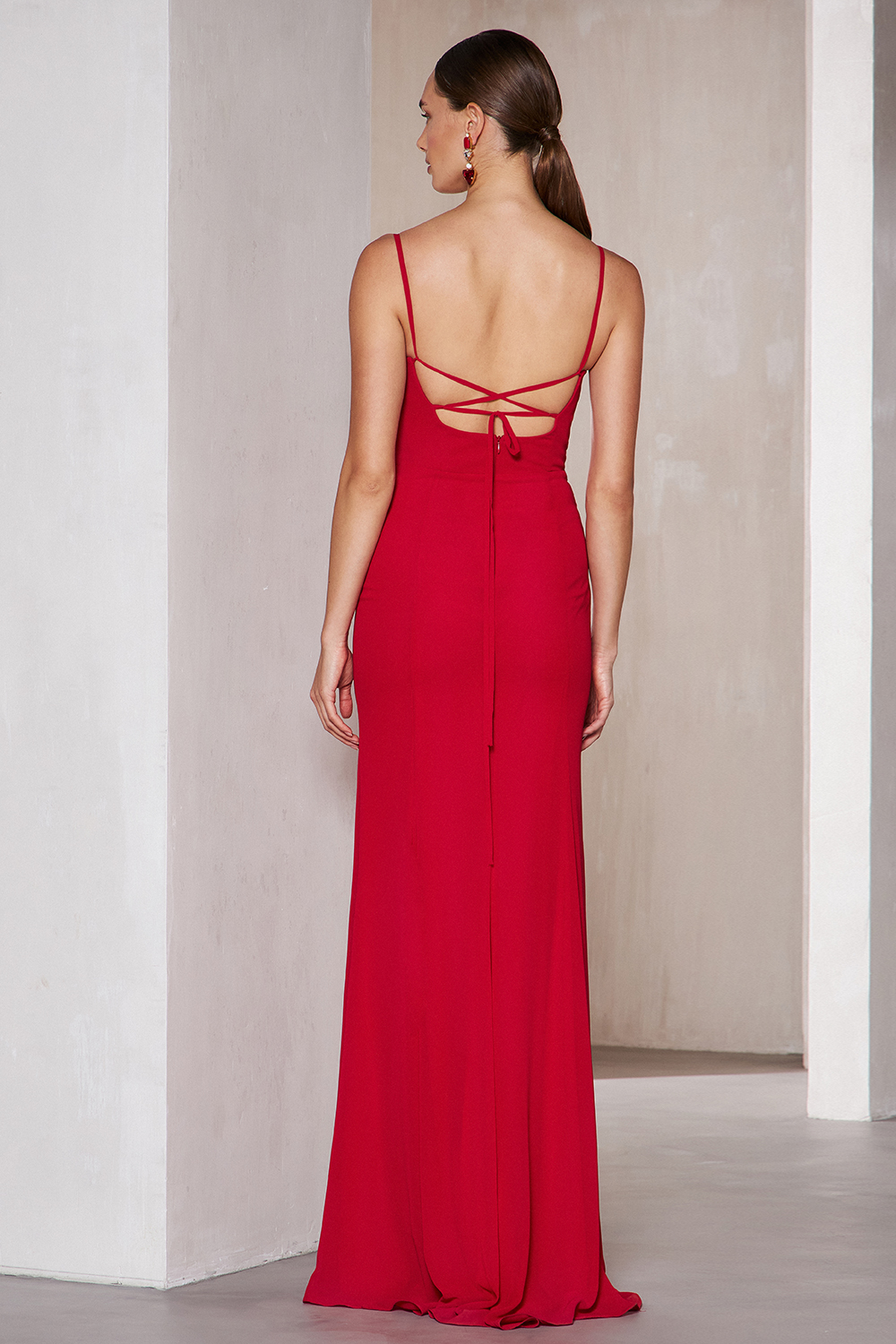Cocktail Dresses / Long cocktail chiffon dress with open back and opening