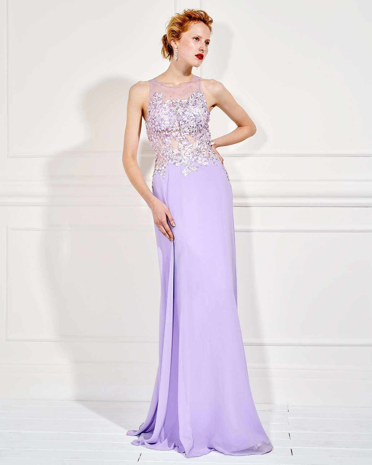 Evening Dresses / Long evening dress with tulle on the bust and beading