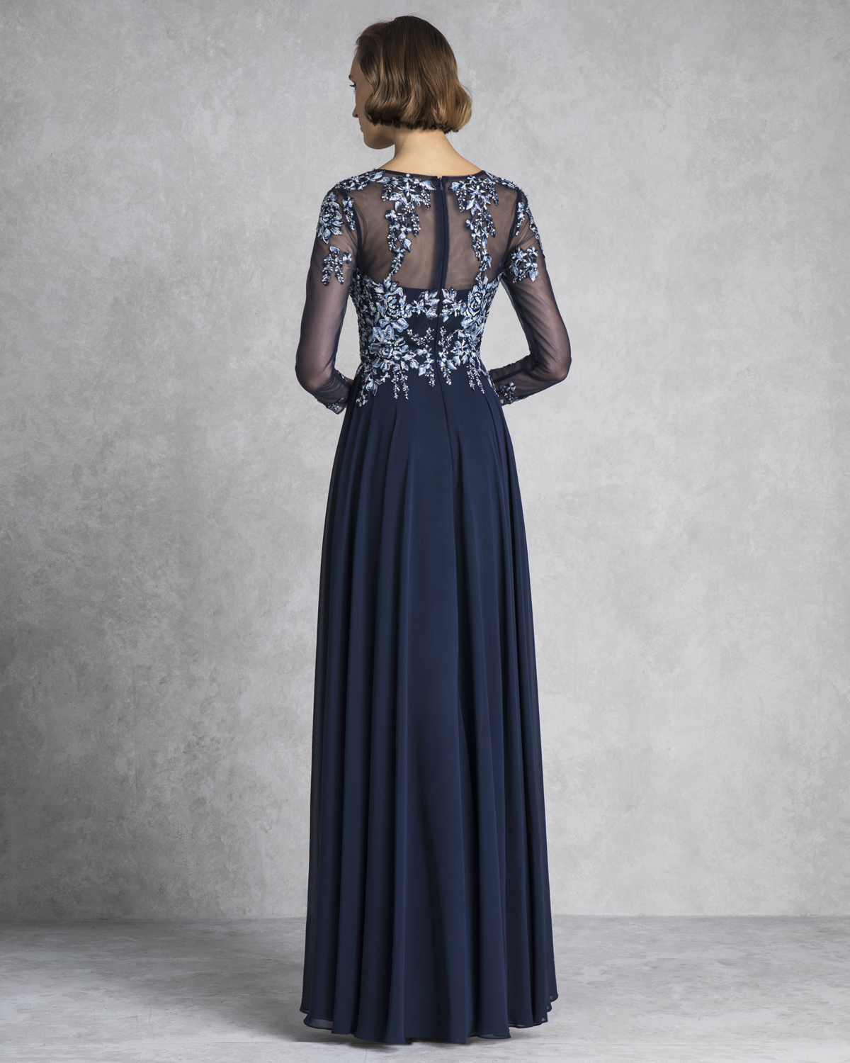 Classic Dresses / Long evening dress with long tulle sleeves and beading
