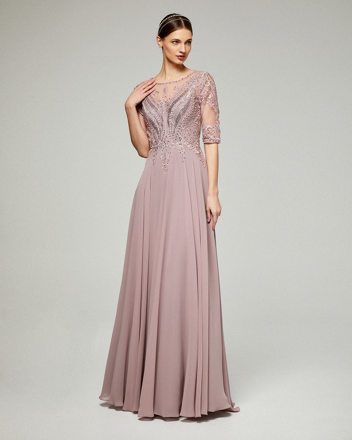 Classic Dresses / Long evening chiffon dress with lace top and sleeves for the mother of the bride