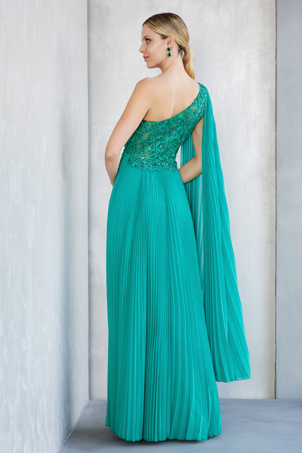 Evening Dresses / Long evening pleated dress, beaded top with one pleated long sleeve