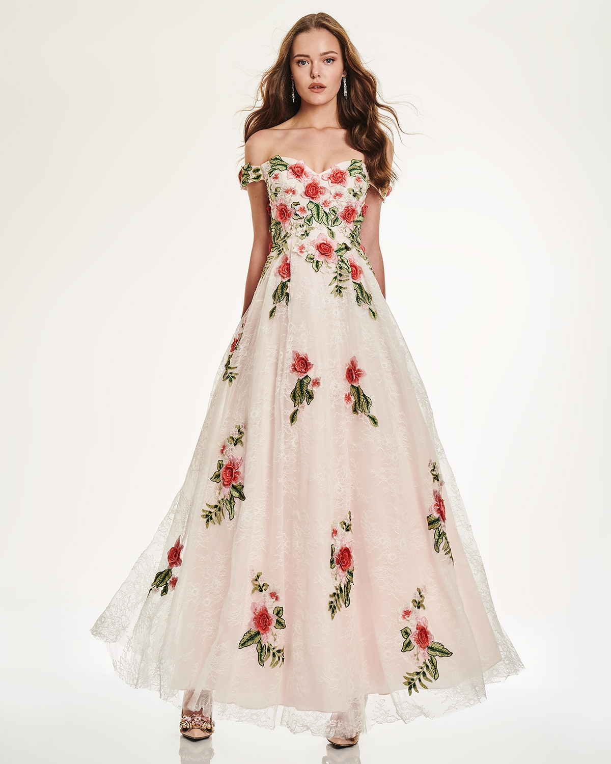 Cocktail Dresses / Long lace dress with applique flowers