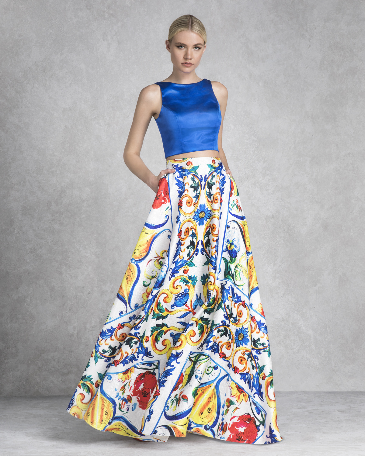Коктейльные платья / Crop top with printed skirt and solid color top