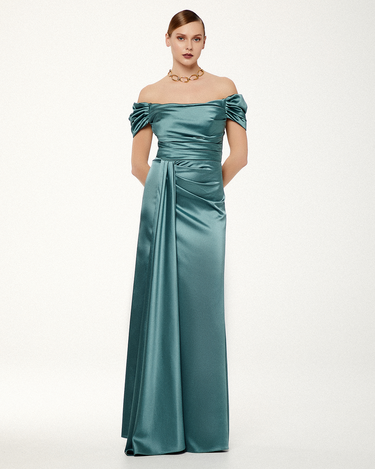 Cocktail Dresses / Long cocktail satin dress with sleeves