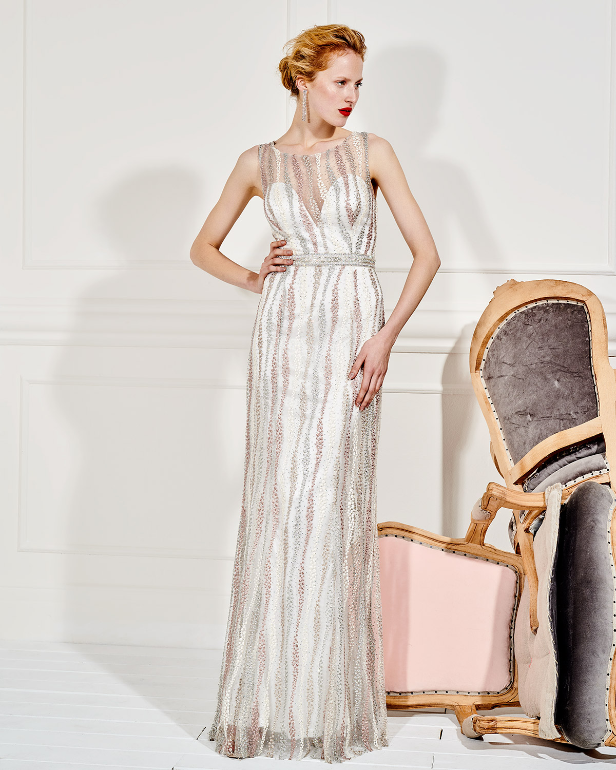 Evening Dresses / Long evening tulle dress with beading