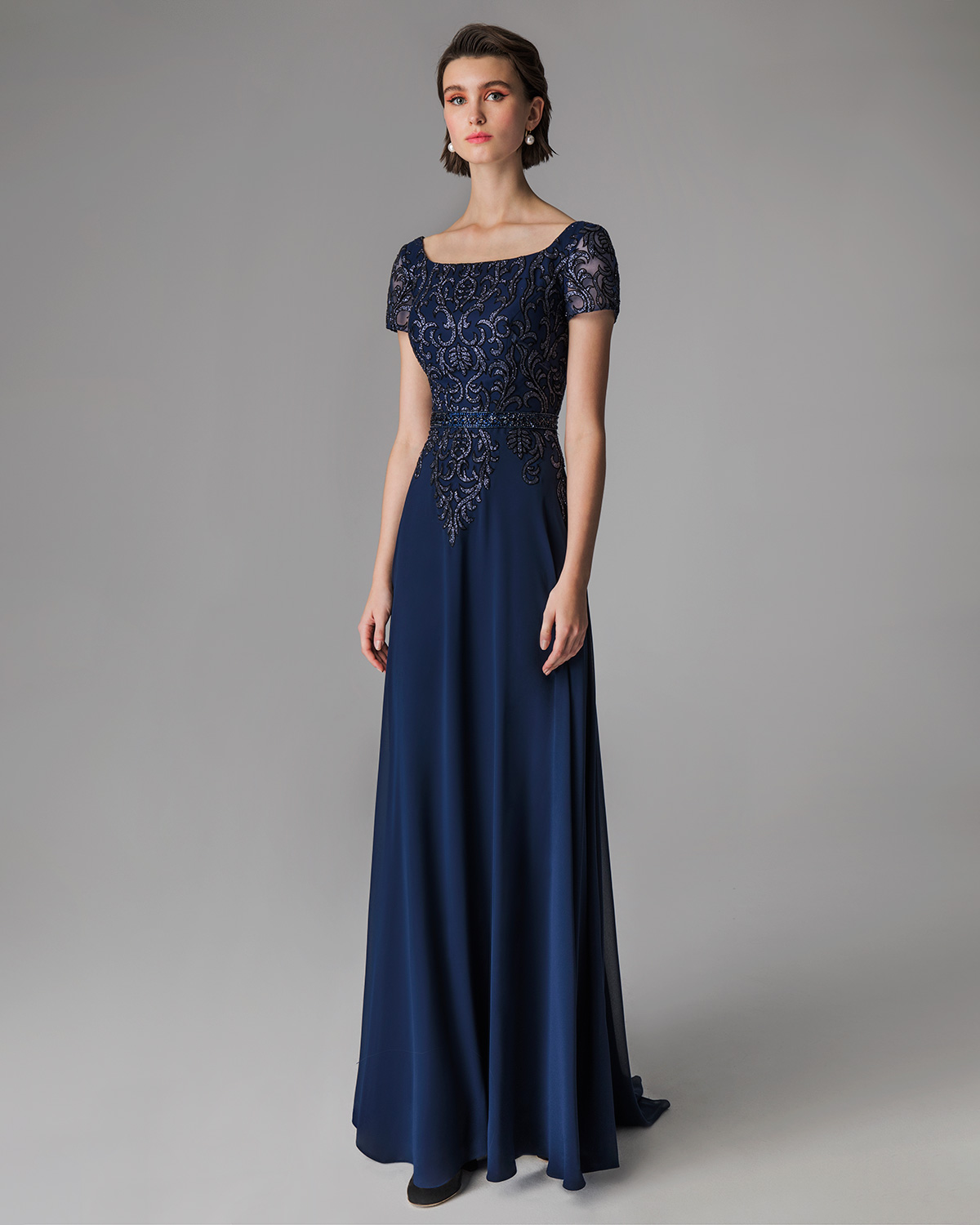 Classic Dresses / Long evening dress with lace top,  short sleeves and chiffon skirt