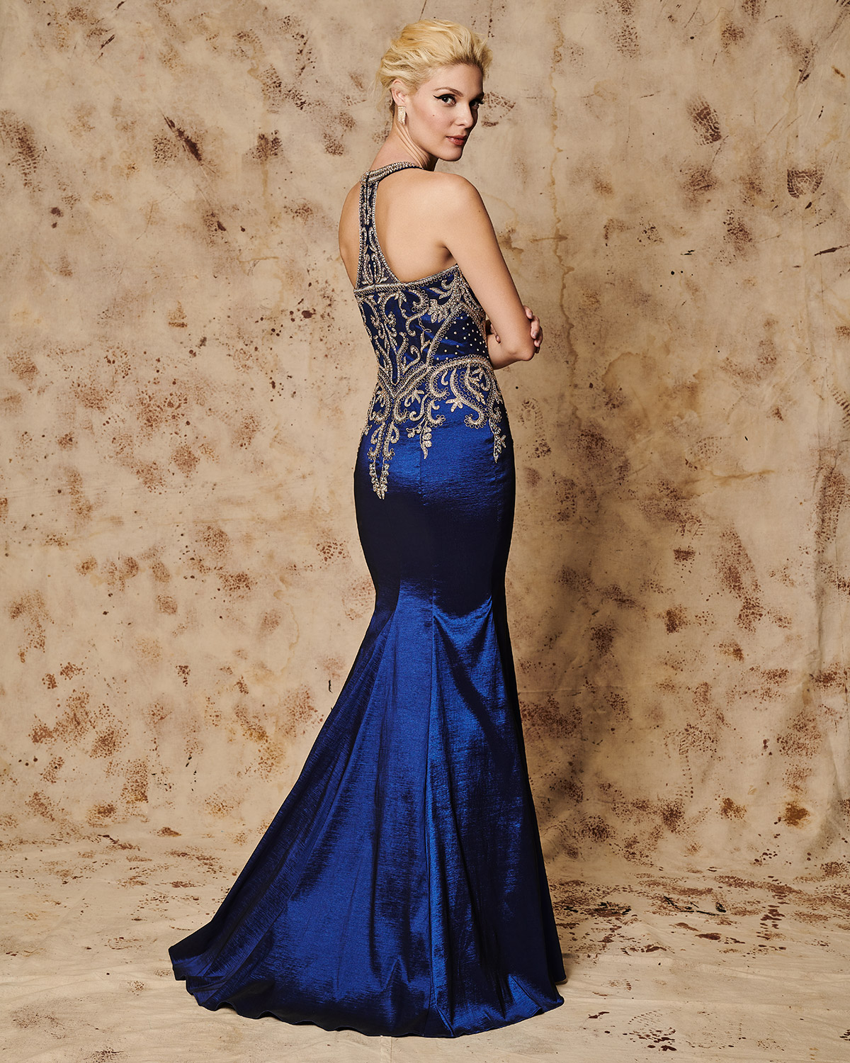 Classic Dresses / Long evening dress with beaded bust