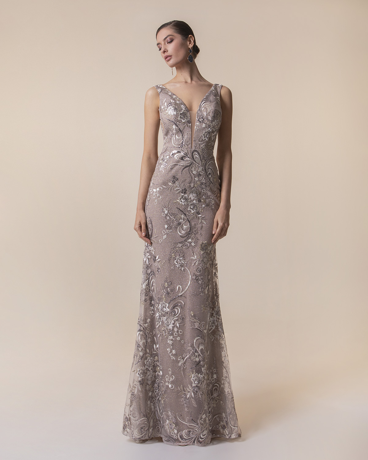 Вечерние платья / Long evening dress with tulle and lace and shining fabric