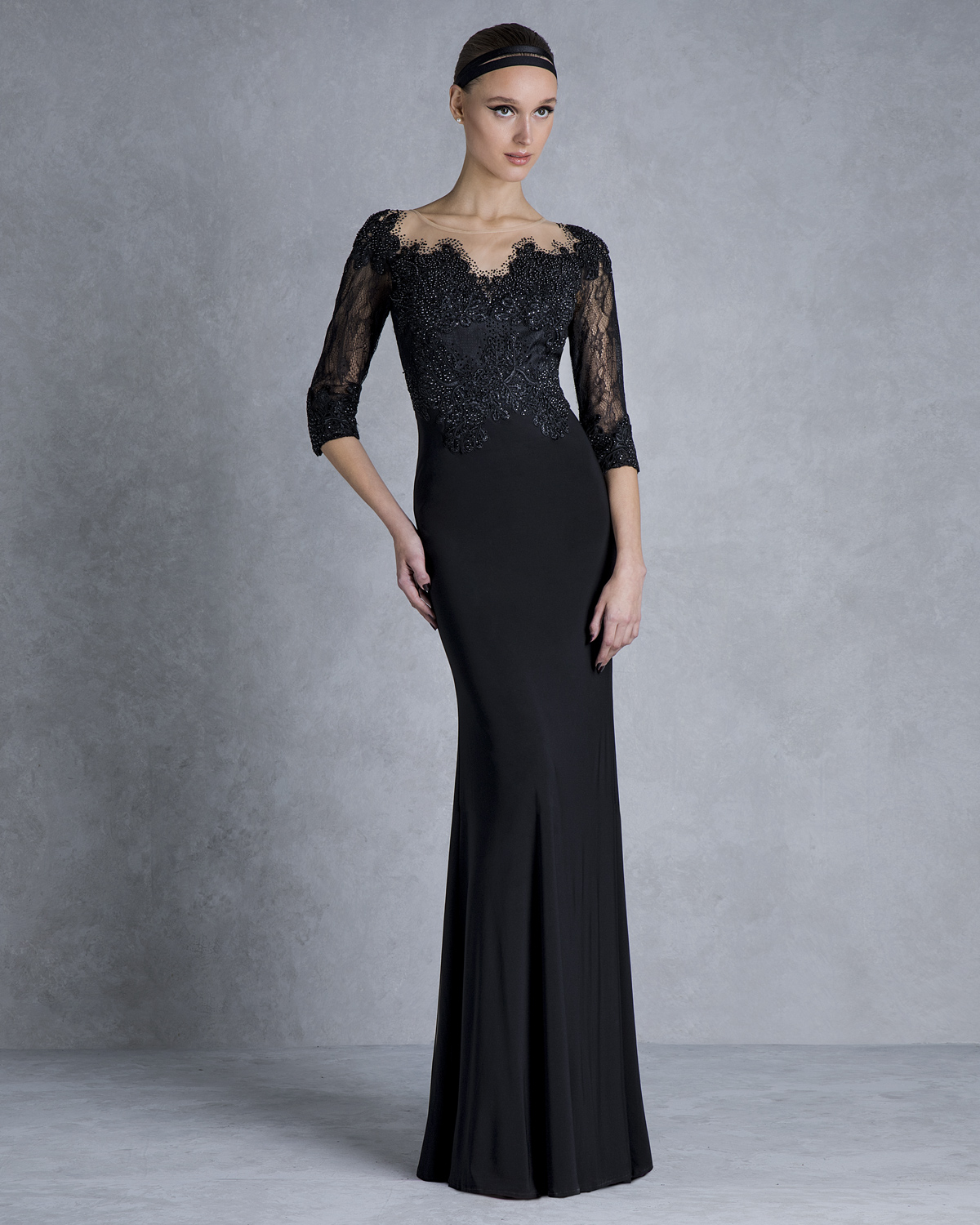 Evening Dresses / Long jersey evening dress with beaded top and lace sleeves