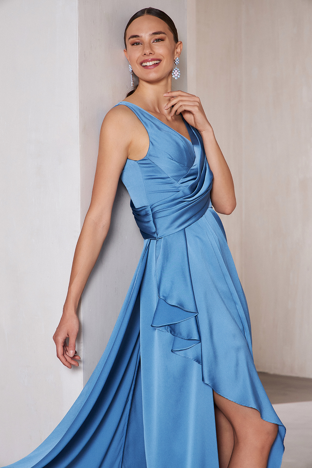 Cocktail Dresses / Long cocktail satin dress with wide straps