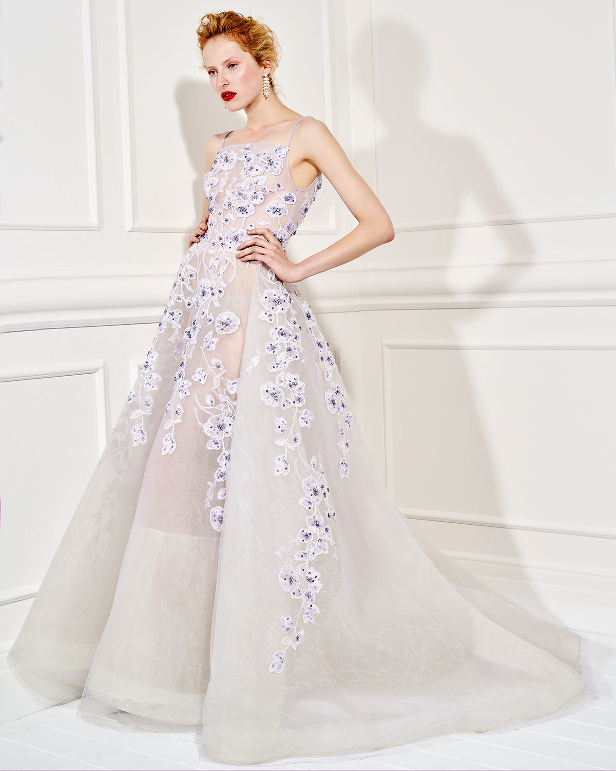 Evening Dresses / Long evening tulle dress with applique flowers and beading 