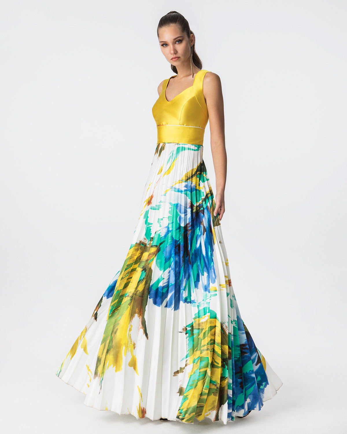 Cocktail Dresses / Long pleated satin dress with solid color top