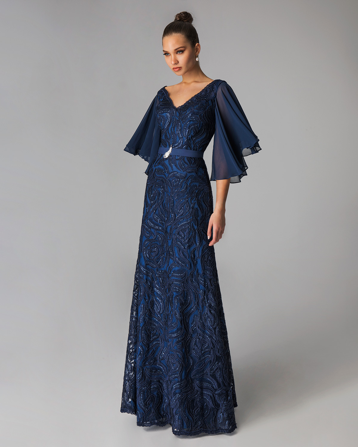 Классические платья / Long evening  lace dress for mother of the bride with sleeves of chiffon