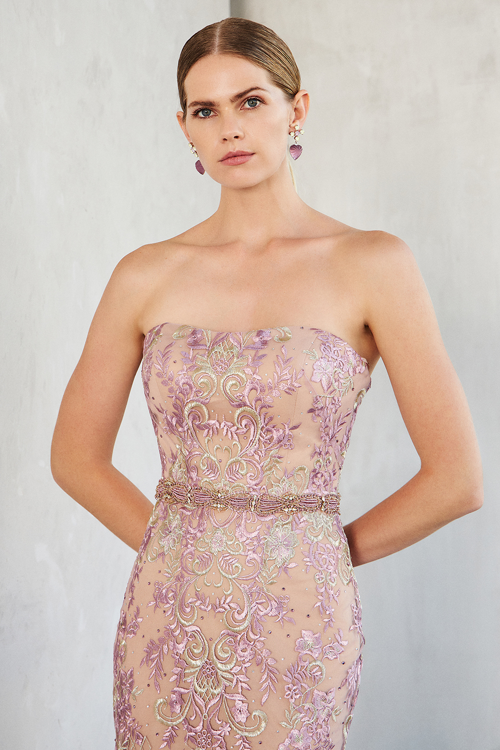 Evening Dresses / Long evening strapless dress with beading at the waist
