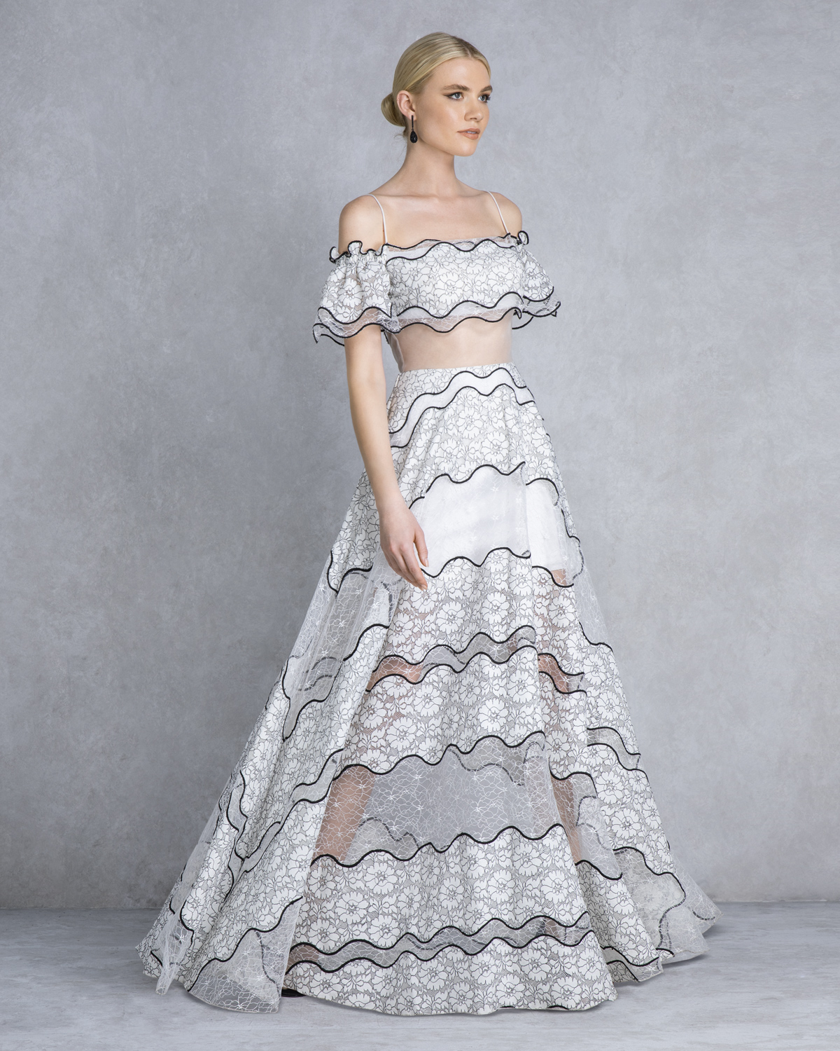Evening Dresses / Long evening lace dress