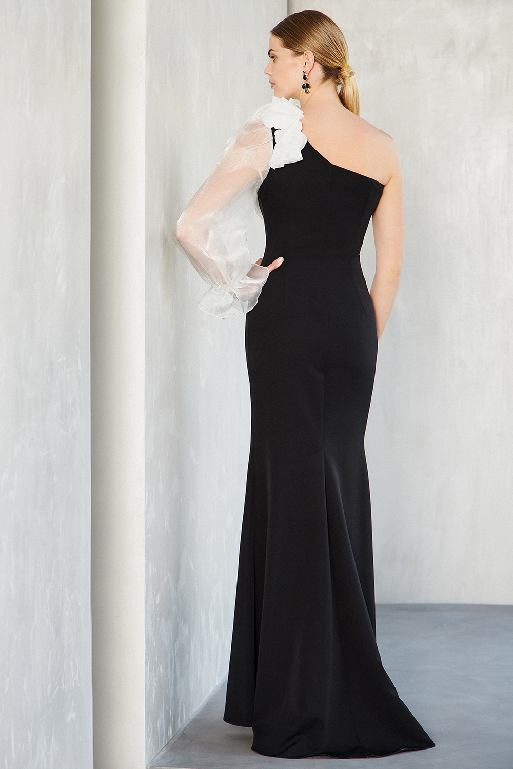 Evening Dresses / One shoulder long cocktail dress with one long sleeve and top with organza