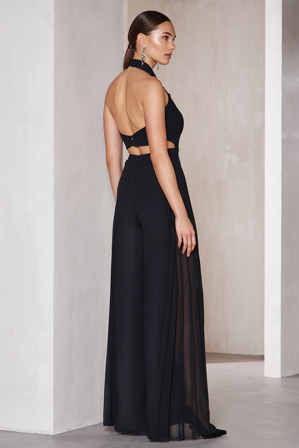 Cocktail Dresses / Cocktail pleated jumpsuit with open back