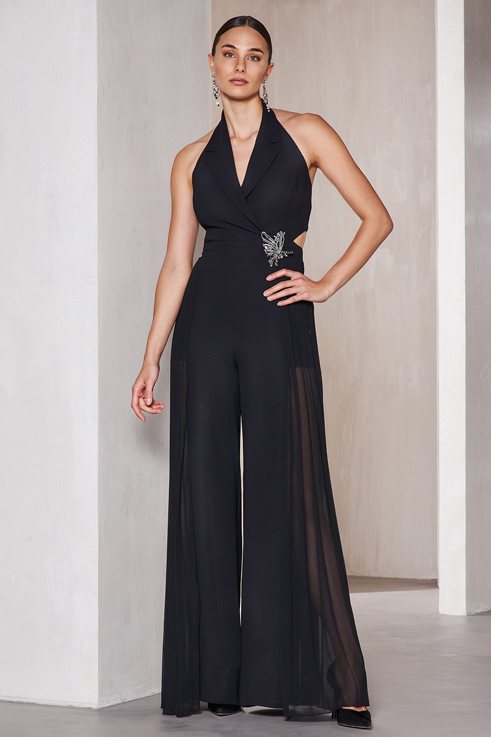 Cocktail Dresses / Cocktail pleated jumpsuit with open back