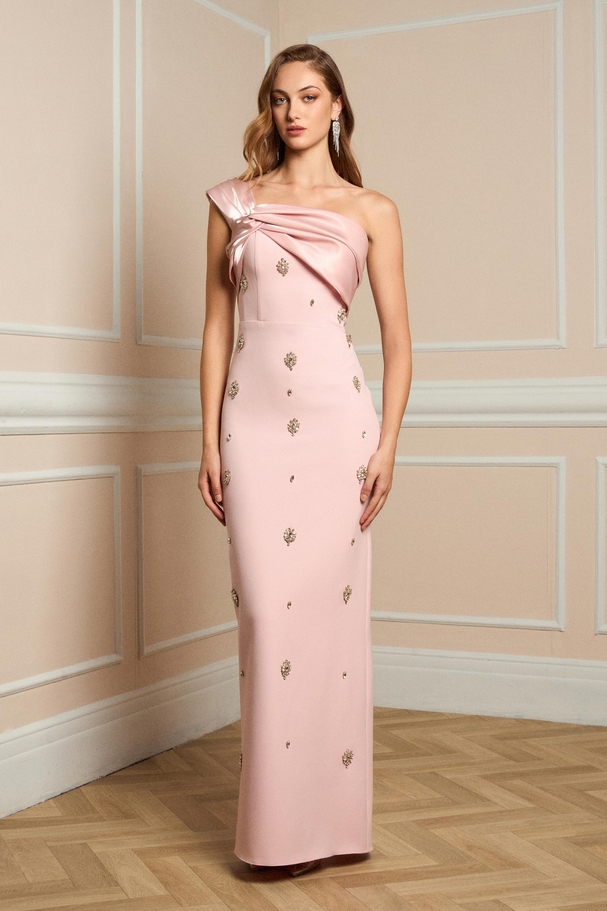 Κομψό αμπιγιέ φόρεμα με έναν ώμο, κέντημα και διακριτική λάμψη