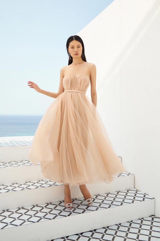 Strapless romantic midi dress with airy tulle skirt