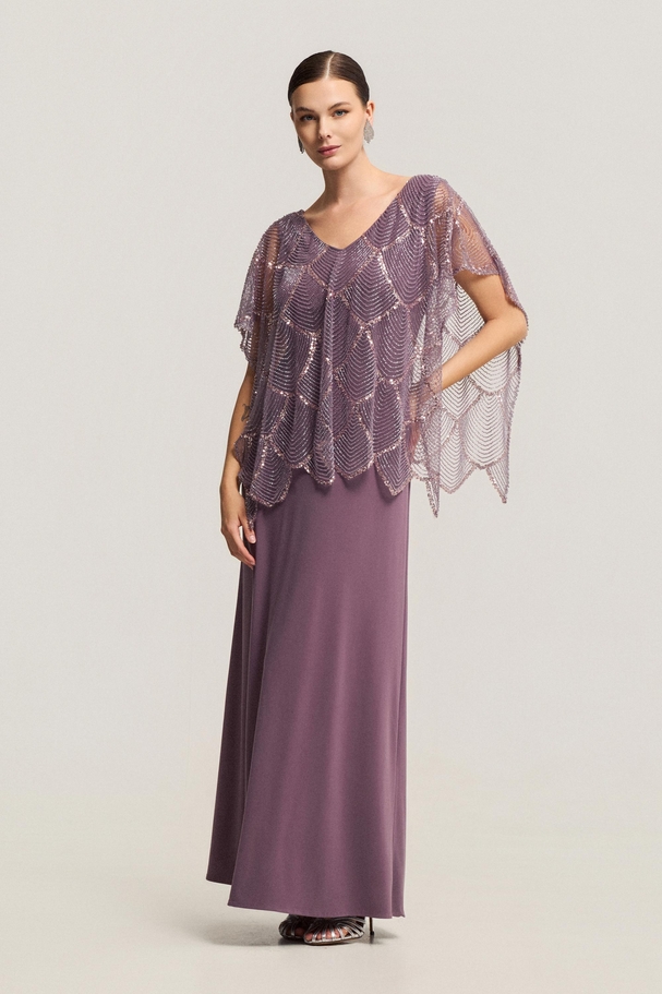 Κλασικό φόρεμα μακρύ με κάπα, παγιέτες και κομψή λάμψη