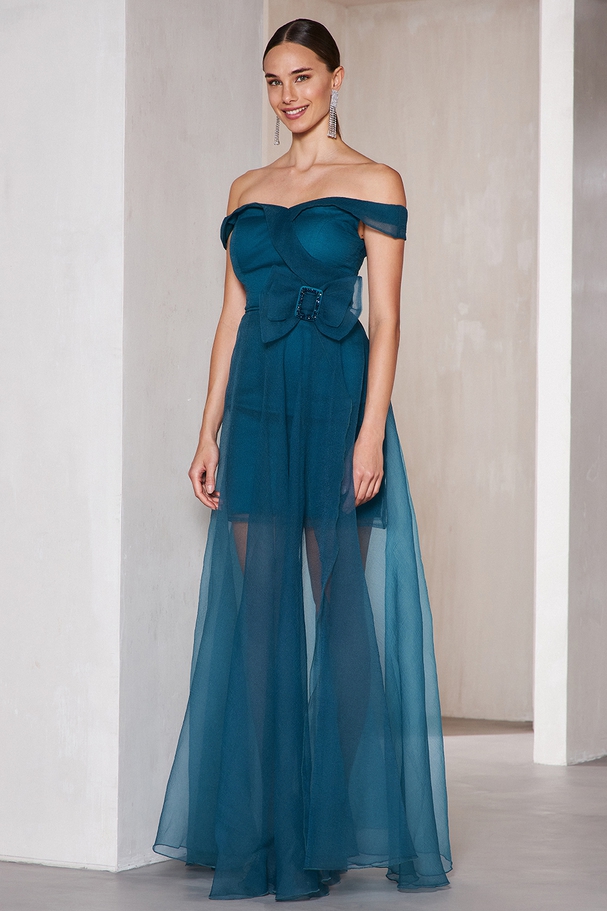 Long evening dress with orgzanza fabric and bow at the waist