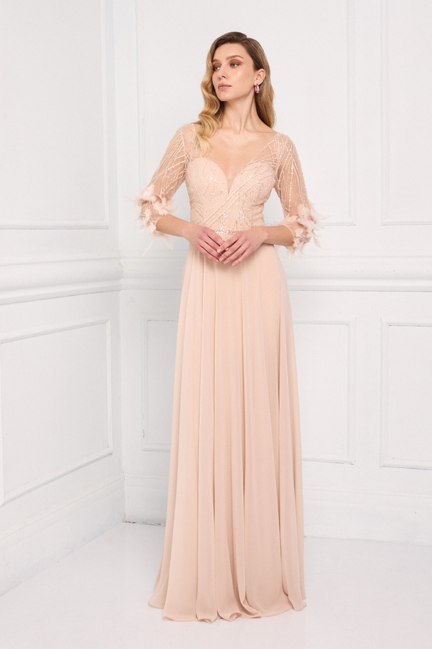 Classic long chiffon dress with fully embroidered top and sleeves embroidered with feathers