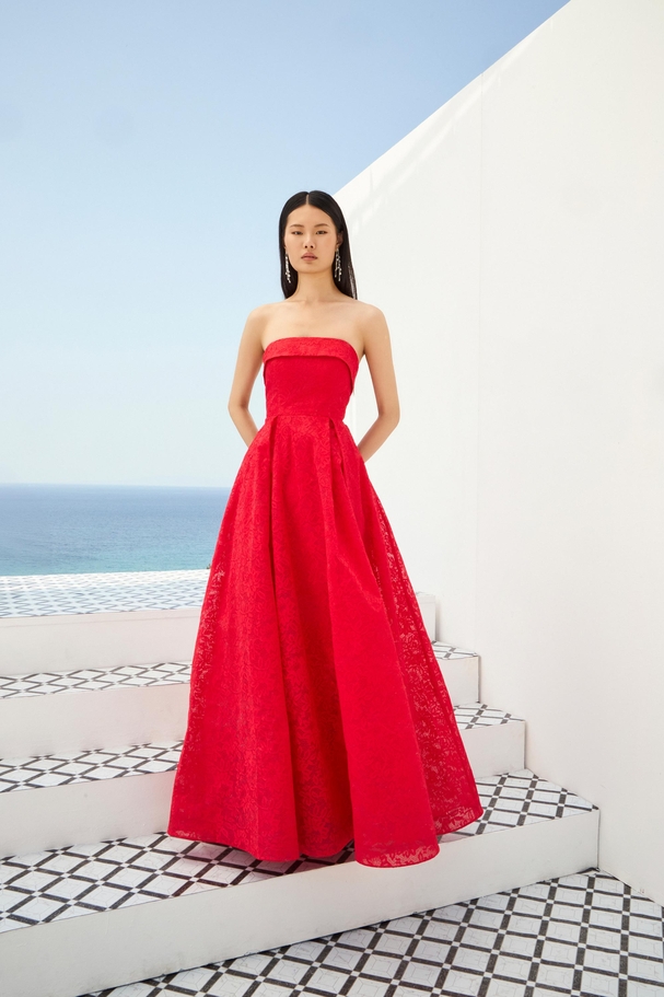 Elegant cocktail dress strapless with volume and striking silhouette design