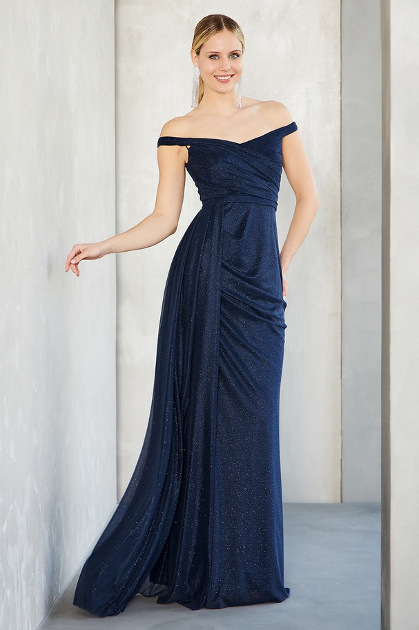 Long cocktail dress with shining fabric