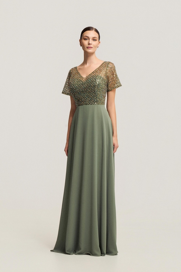 Κλασικό φόρεμα μακρύ με κέντημα, κομψή γραμμή και διακριτική λάμψη