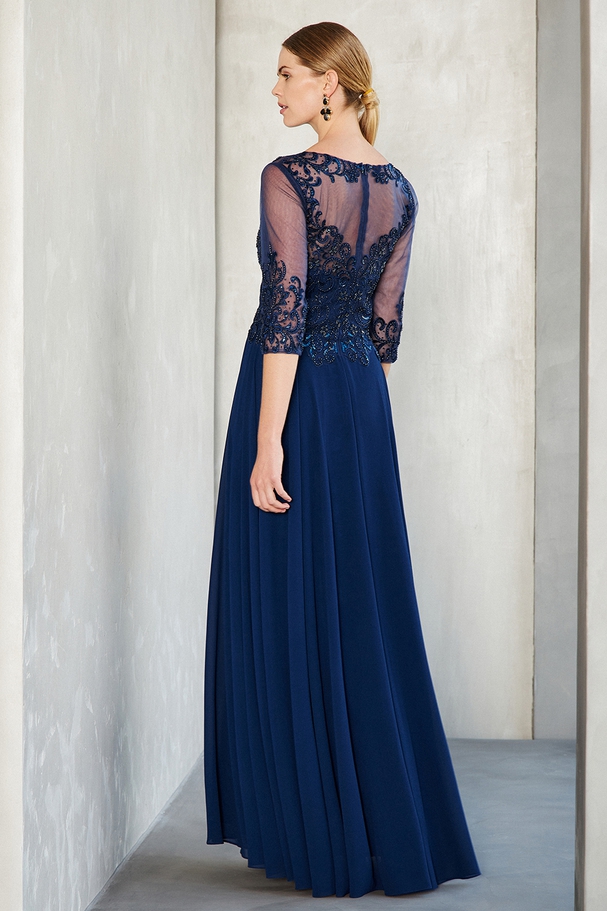Long evening dress with chiffon fabric, lace and beading at the top and long sleeves