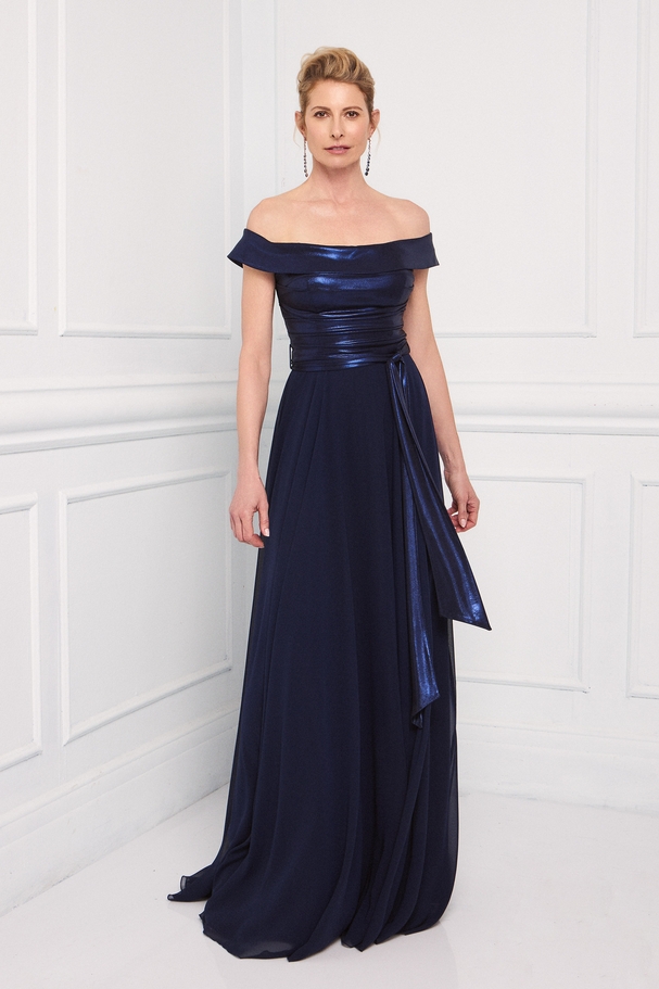 Classic long dress with chiffon skirt and top with sleeves made of shiny fabric and belt