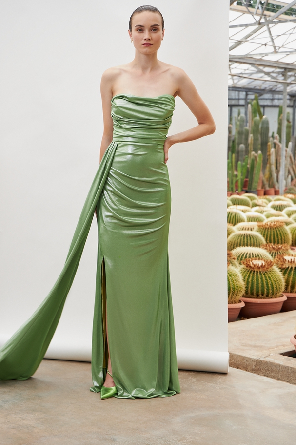 Long cocktail strapless dress with shining fabric