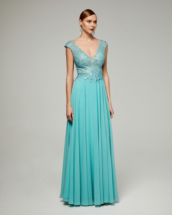 Long dress with chiffon fabric, beaded top with lace