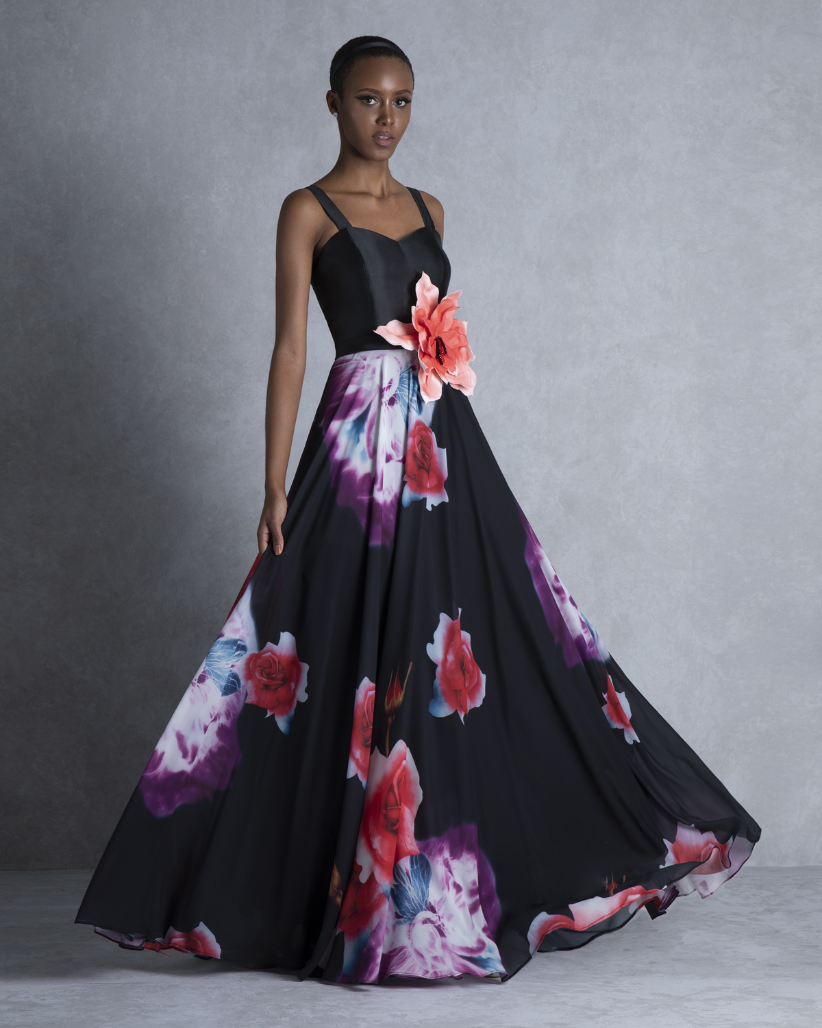 Evening Dresses / Long evening printed dress with a big flower