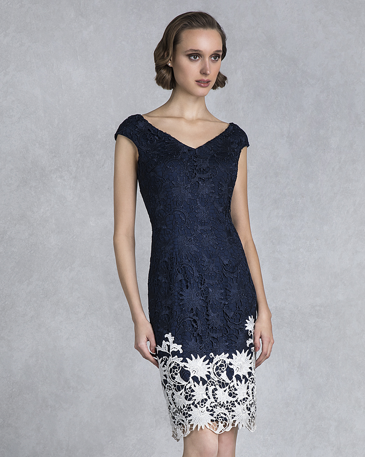 Mother of the bride short lace dress