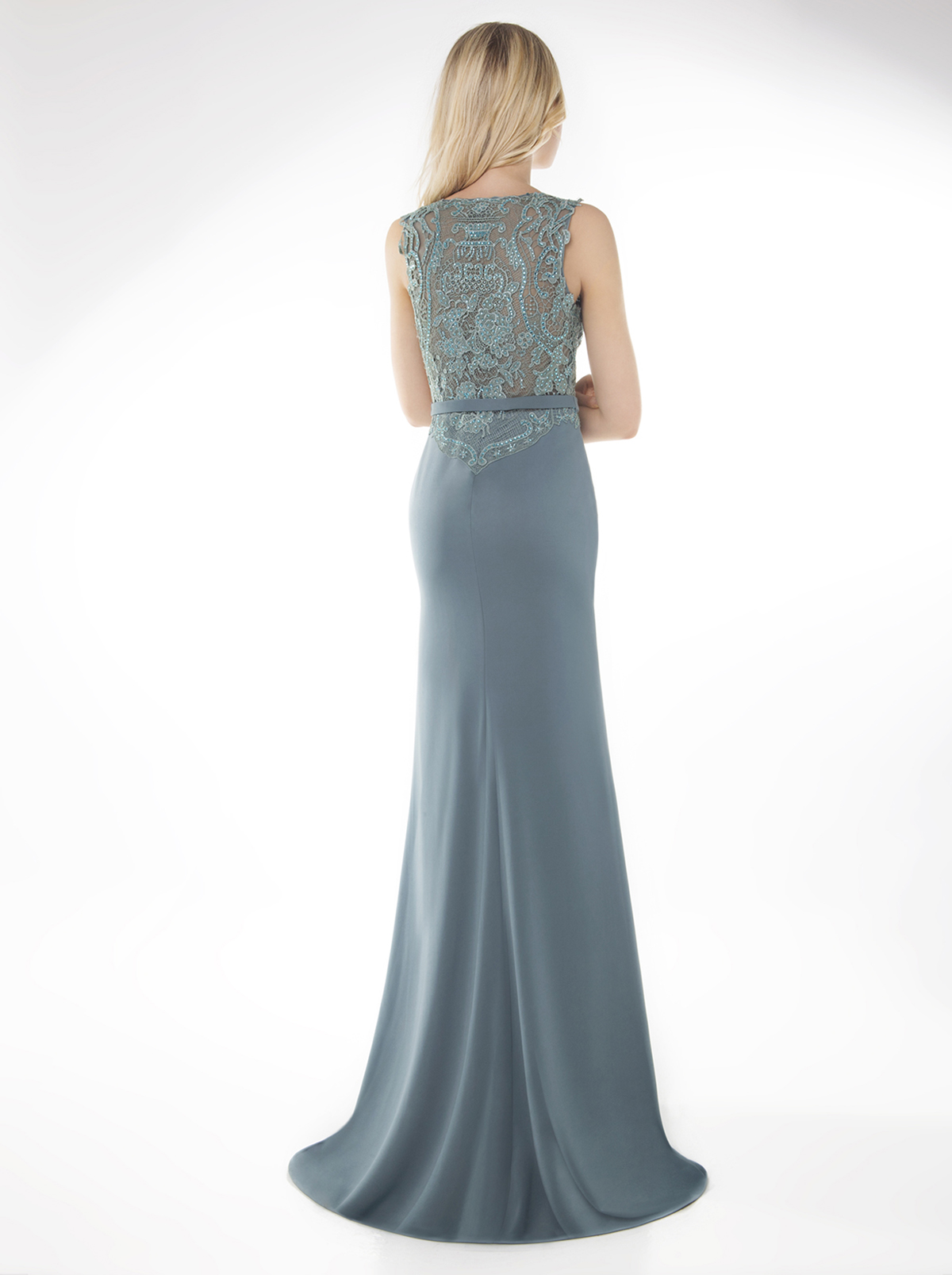 Evening Dresses / Long evening dress with lace on the bust and beading