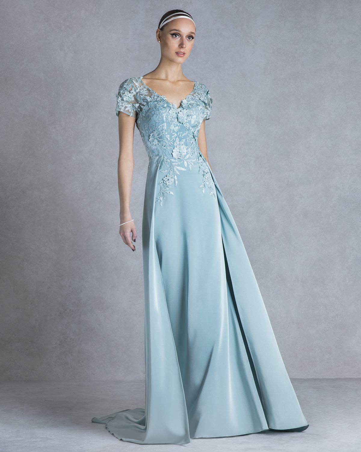 Long evening dress with lace for the mother of the bride