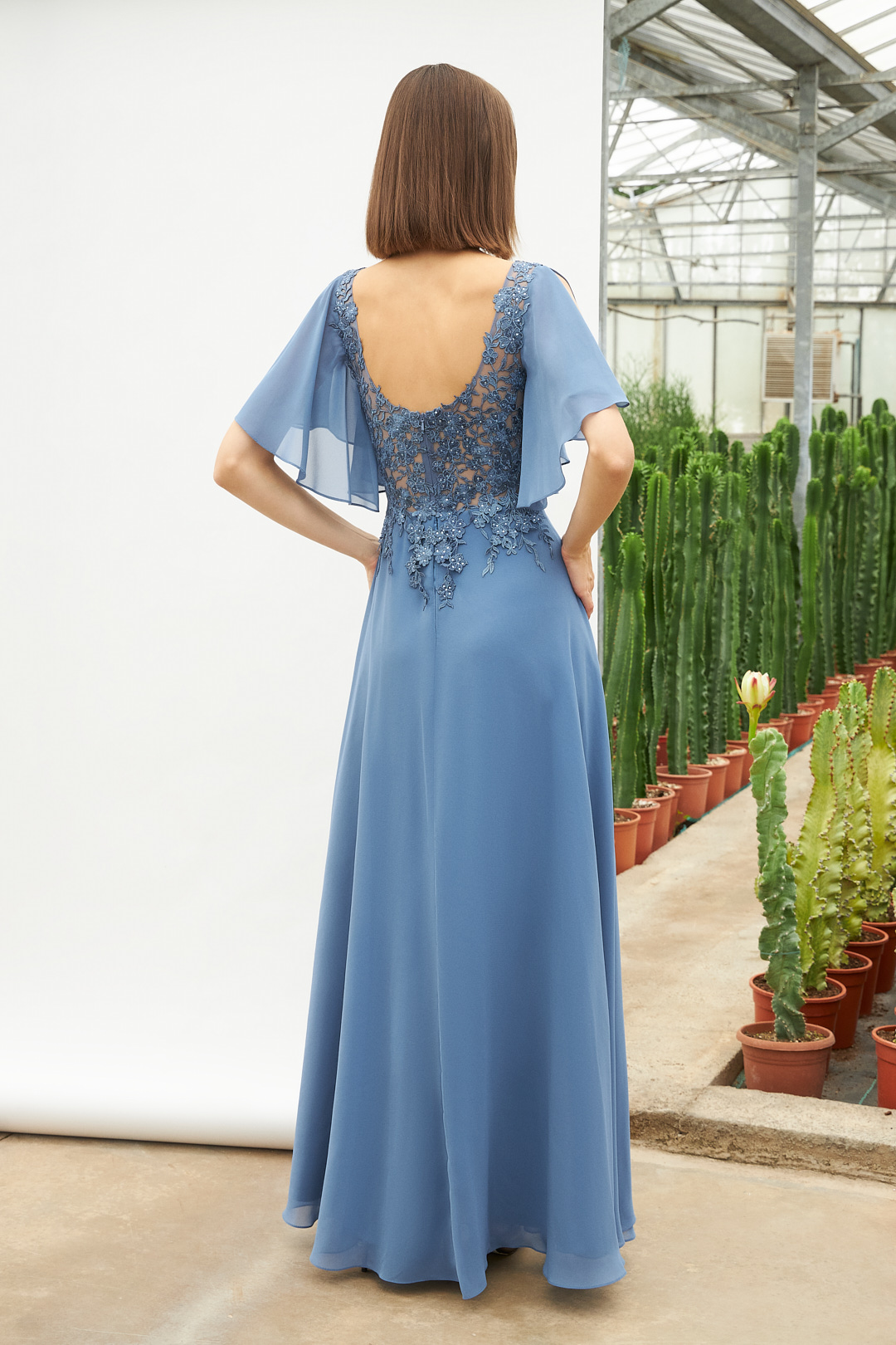 Классические платья / Long classic chiffon dress with lace and beaded top and short sleeves